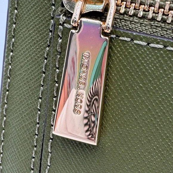 Michael Kors Jet Set Large Saffiano Leather Snap-Front Wallet - Picture 4 of 8